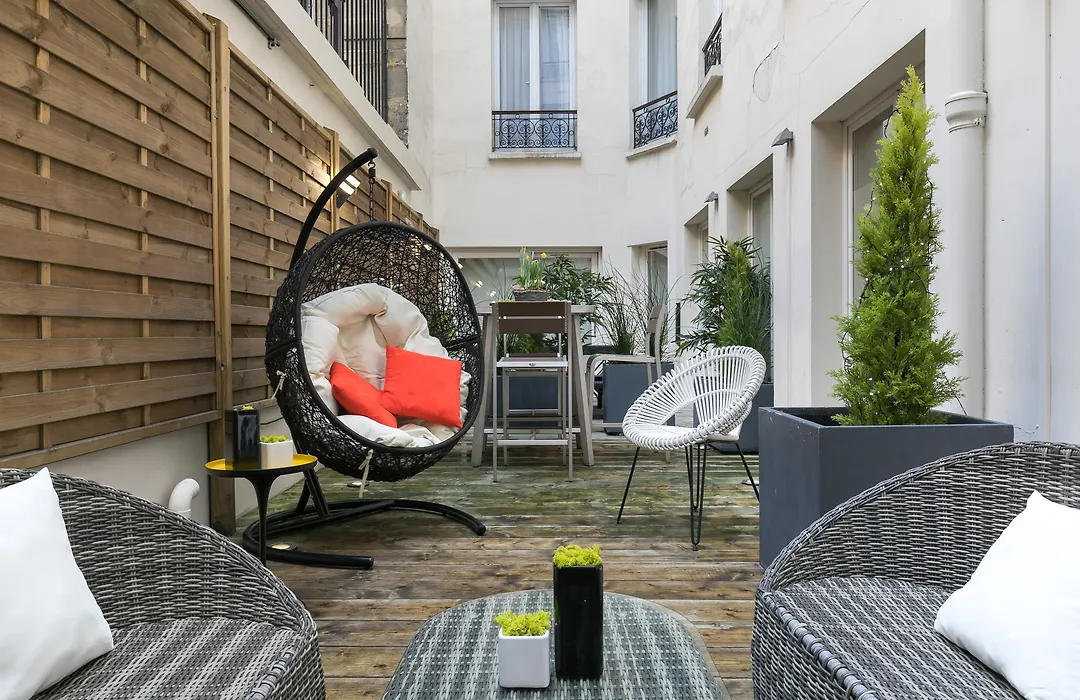 Hotel Magenta 38 By Happyculture-1