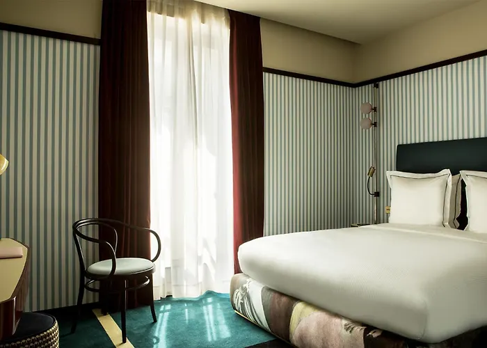 Hotel Du Rond-Point Des Champs-Elysees - Esprit De France Parijs